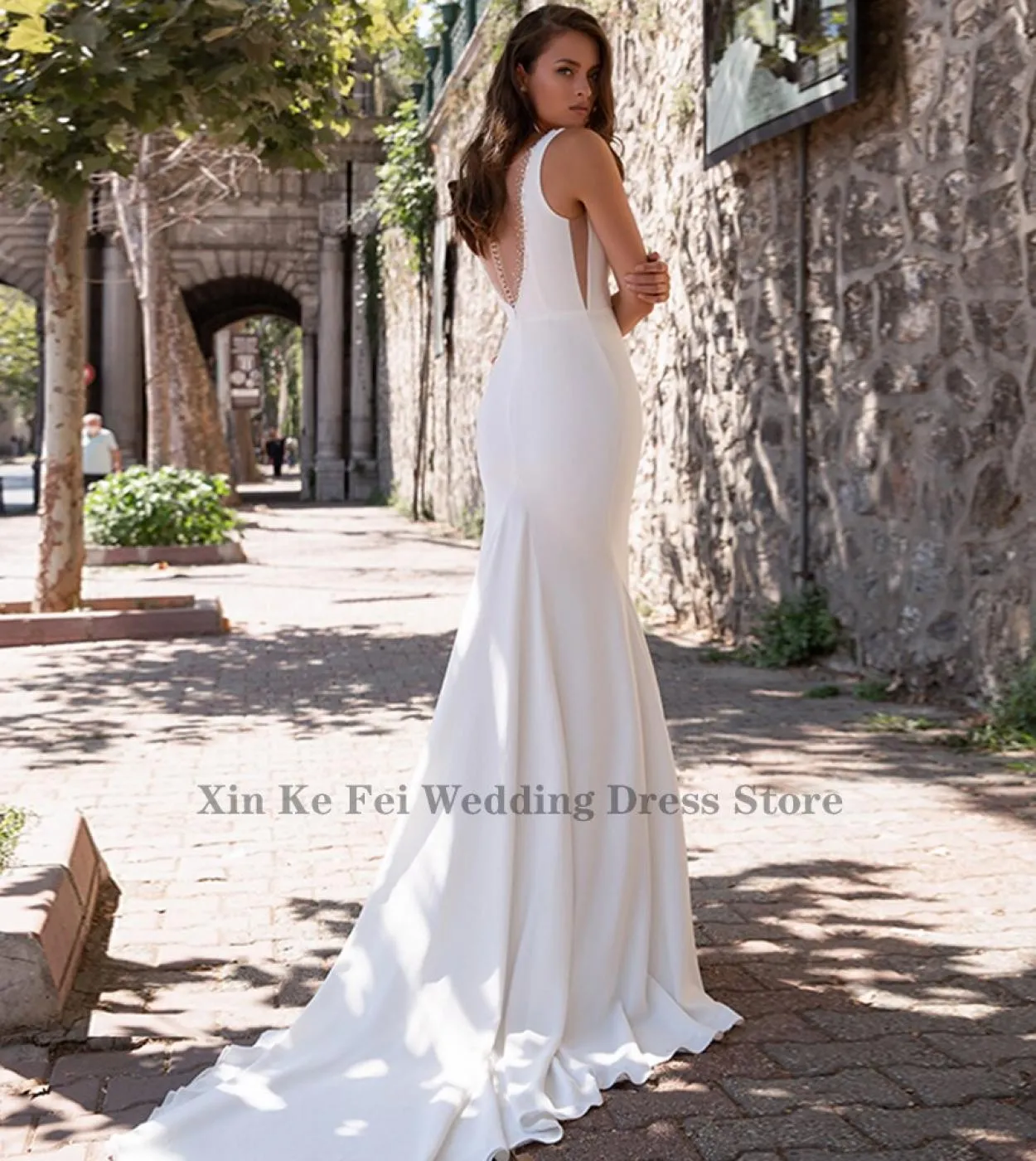2023 Arab Dubai Abito da sposa a sirena da sposa trasparente con scollo a V senza maniche con finiture in cristallo Elegante abi