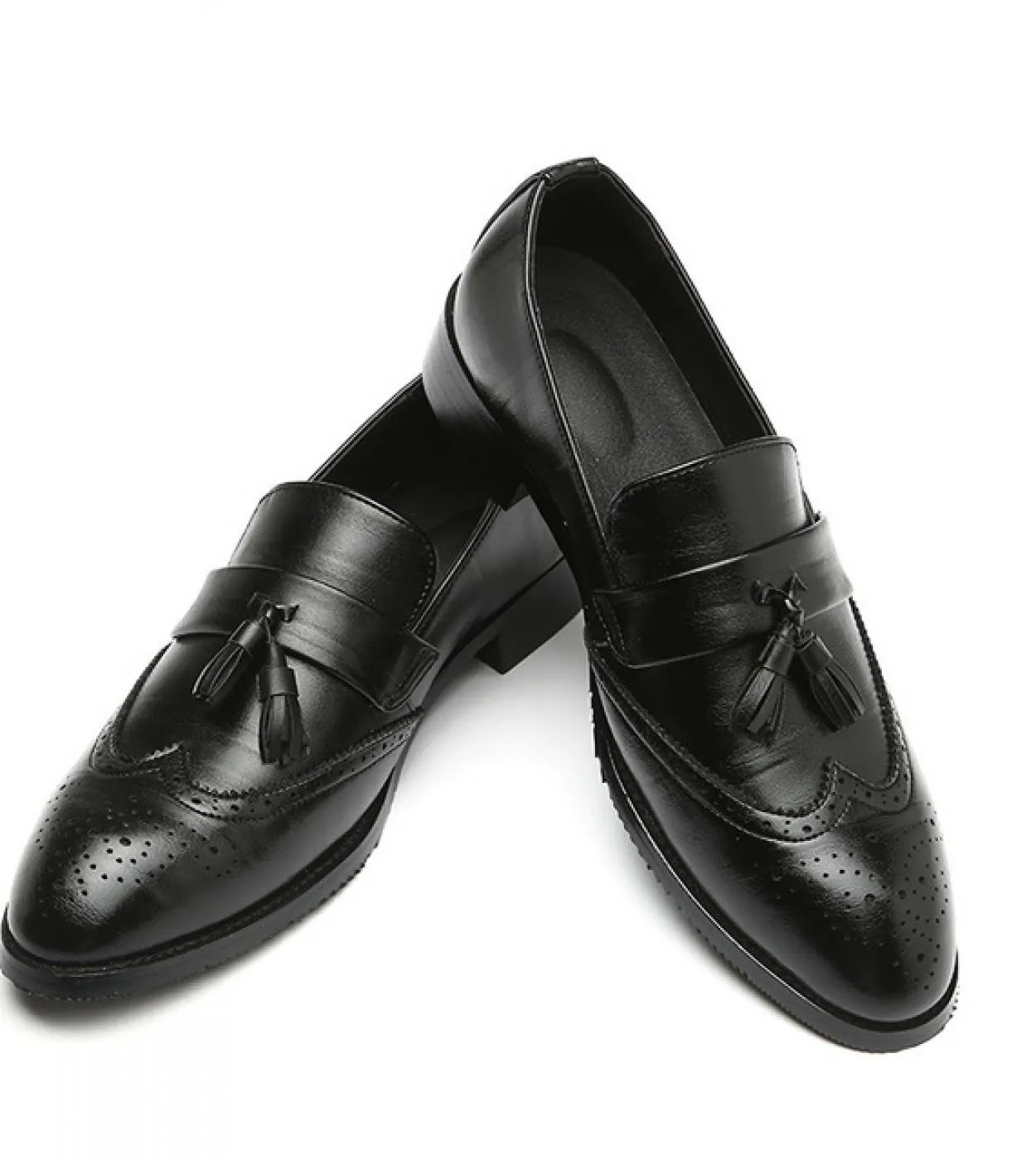 2023 Scarpe eleganti da uomo in pelle verniciata Scarpe da sposa di lusso di alta qualità Mocassini da uomo Moda uomo stile ital