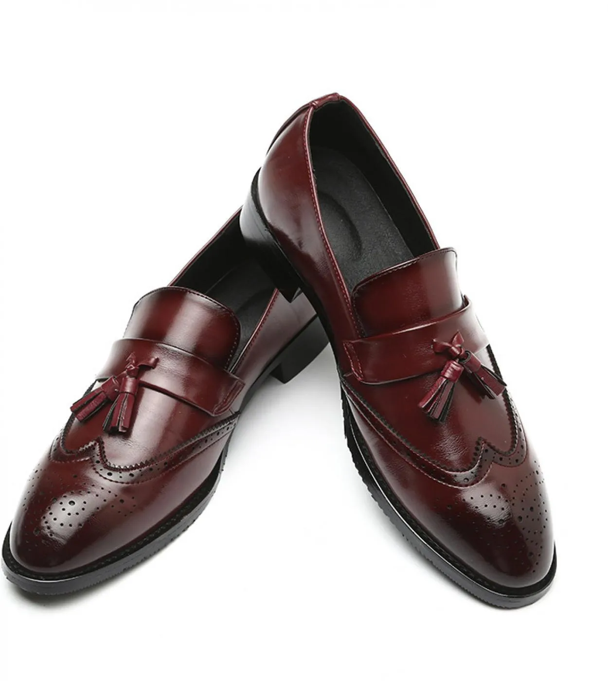 2023 Scarpe eleganti da uomo in pelle verniciata Scarpe da sposa di lusso di alta qualità Mocassini da uomo Moda uomo stile ital