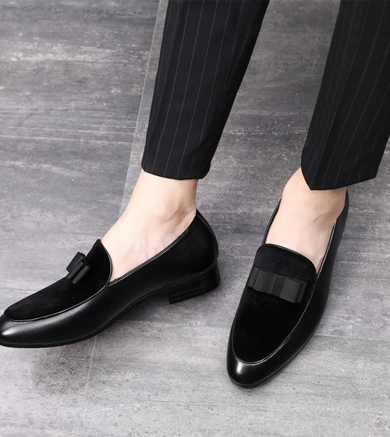 2023 Scarpe eleganti da uomo in pelle verniciata Scarpe da sposa di lusso di alta qualità Mocassini da uomo Moda uomo stile ital