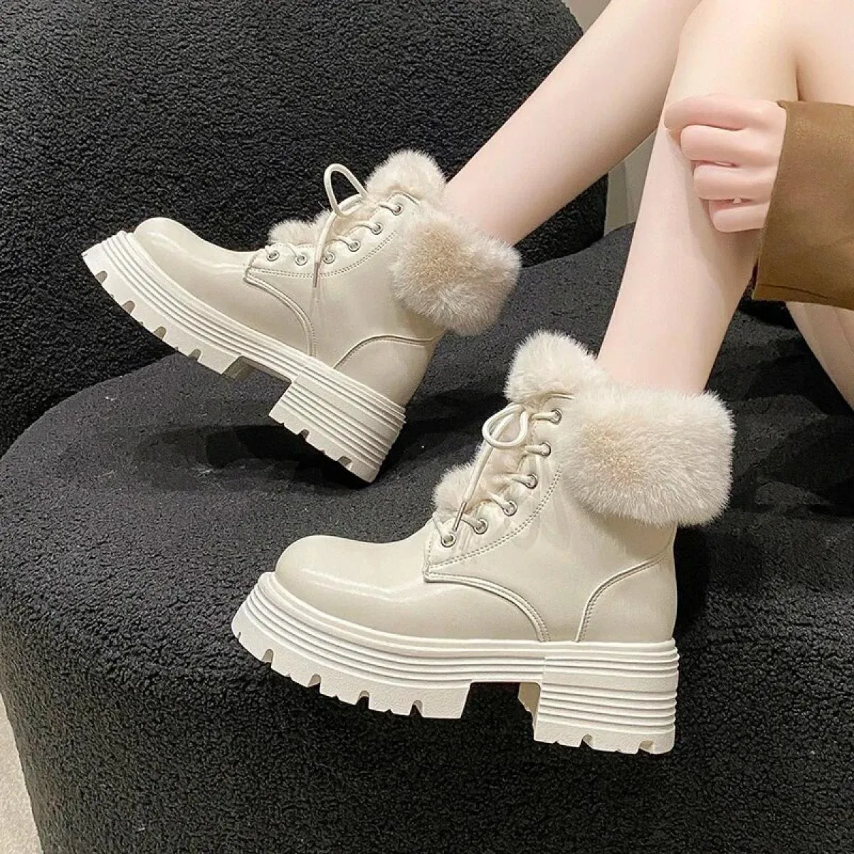 2024 di Vendita Caldo Nuovo Inverno Breve Peluche Delle Donne Stivaletti Moda Lace Up Donne Calde Pu Stivaletti Suola Spessa Sca