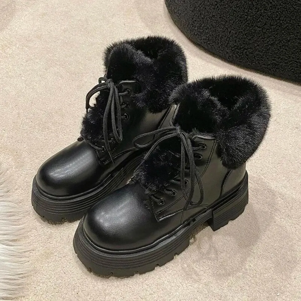 2024 di Vendita Caldo Nuovo Inverno Breve Peluche Delle Donne Stivaletti Moda Lace Up Donne Calde Pu Stivaletti Suola Spessa Sca