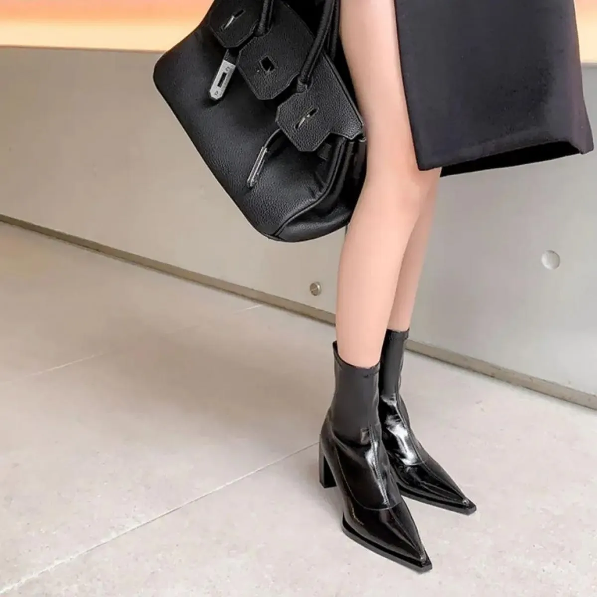2024 Stivaletti corti con tacco alto a punta da donna Stivaletti comodi alla moda Stivali da donna con tacco spesso firmati autu