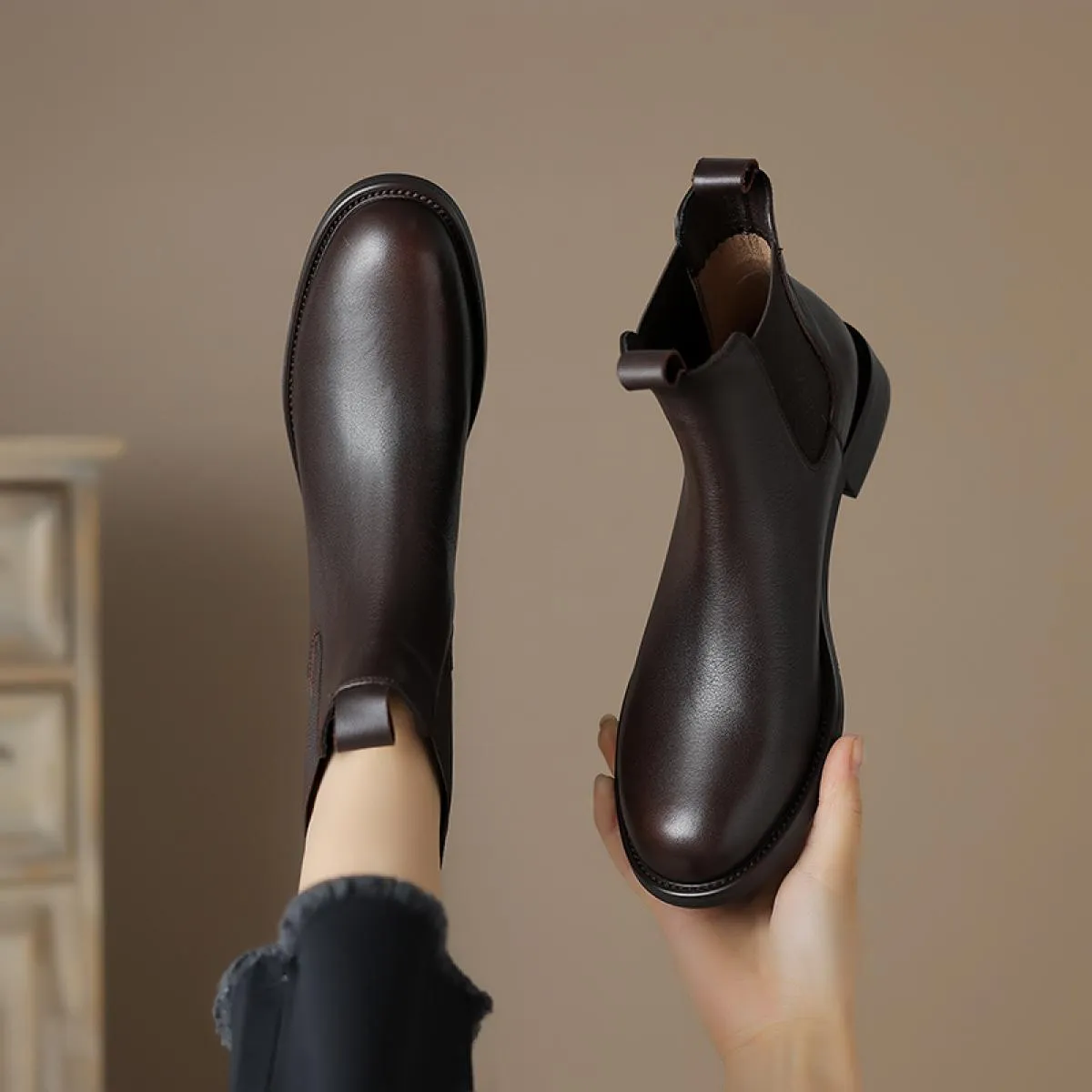 2024 Stivaletti da donna Autunno Inverno Lavoro Casual Tacco medio Scarpe in vera pelle da donna Nuovi stivaletti Taglia 34 43