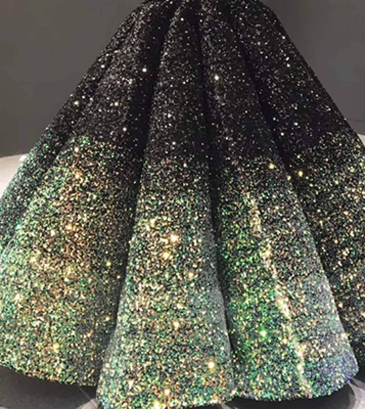 Abiti da sposa in oro rosso vino a cambiamento graduale Abiti da sposa di lusso con paillettes a collo alto Serene Hill Ha2153 C