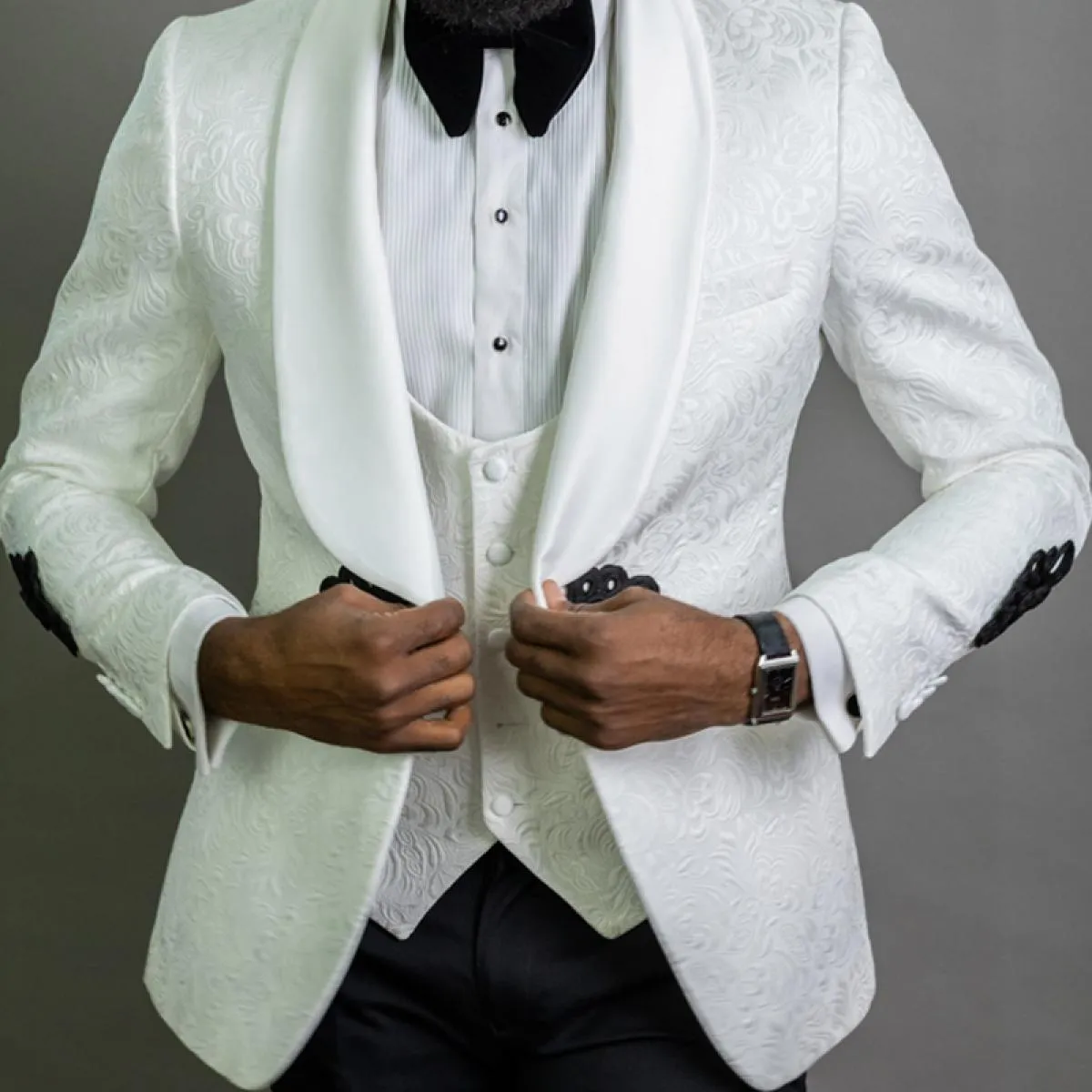 Abiti da uomo da uomo con motivo floreale bianco con pantaloni neri 3 pezzi Smoking da sposo slim fit scialle con risvolto Jack