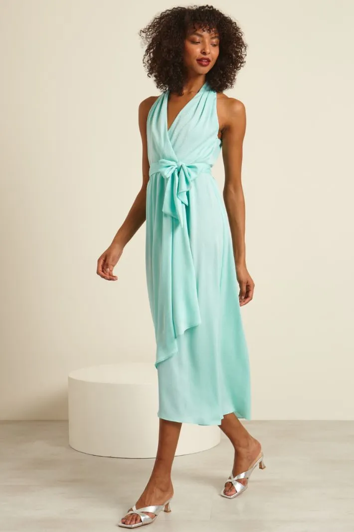 Abito con scollo all'americana