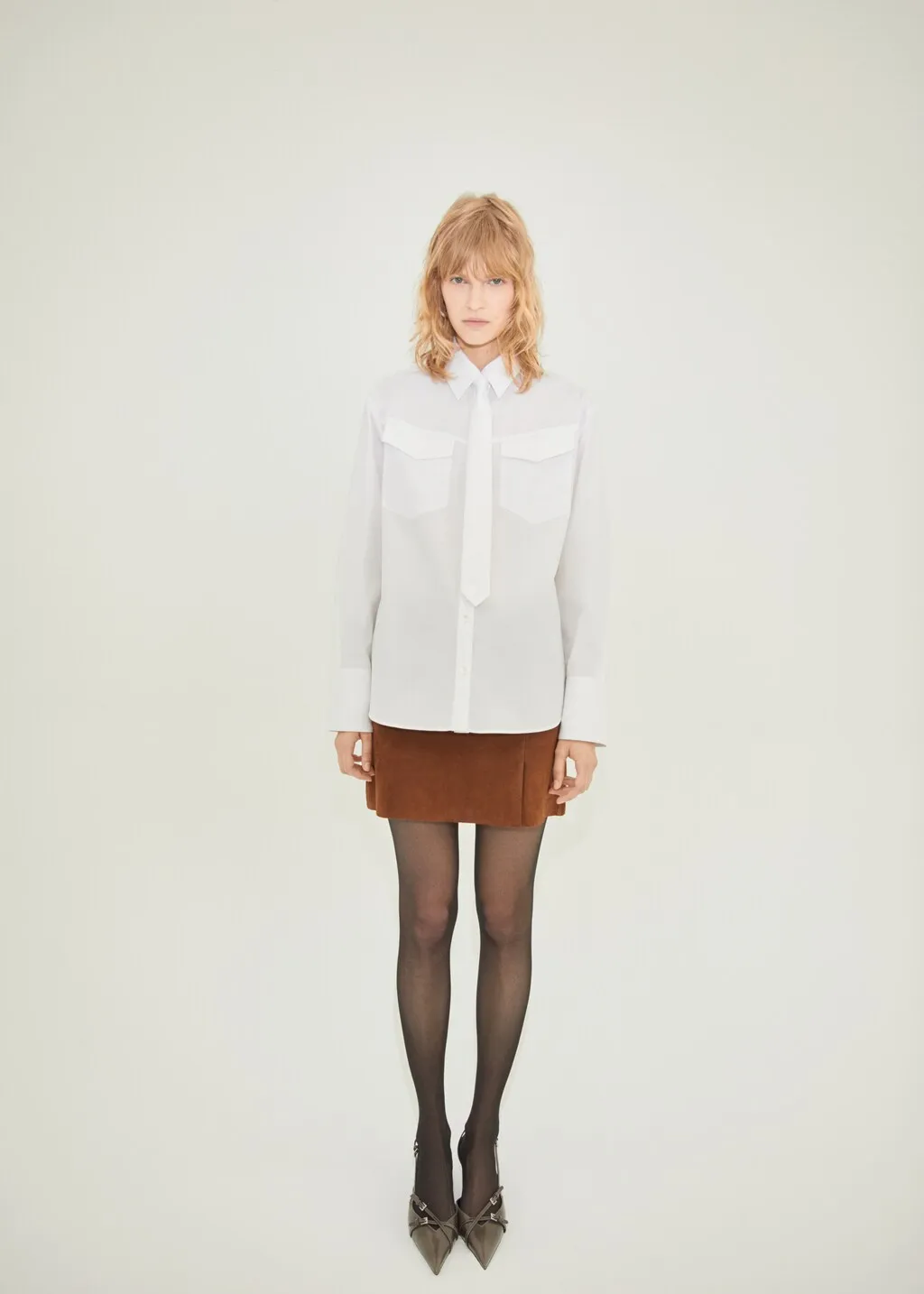 Camicia tasche dettaglio cravatta