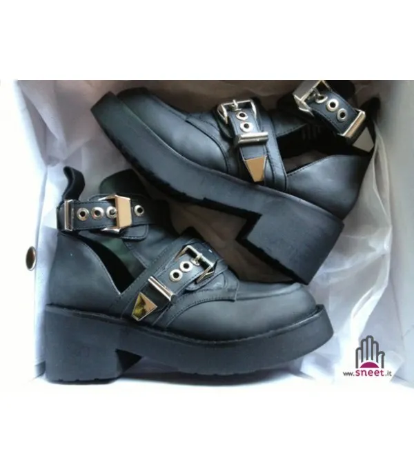 Cut Out Boot