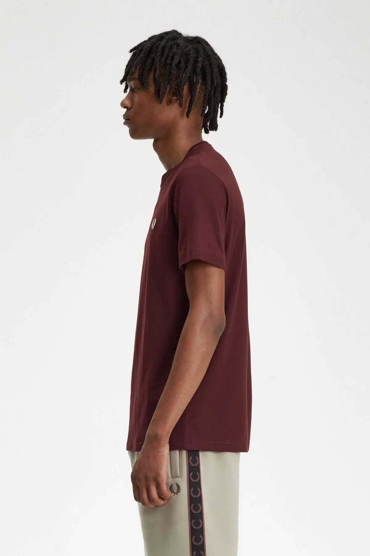 Fred Perry T-shirt Girocollo Bordeaux con Logo