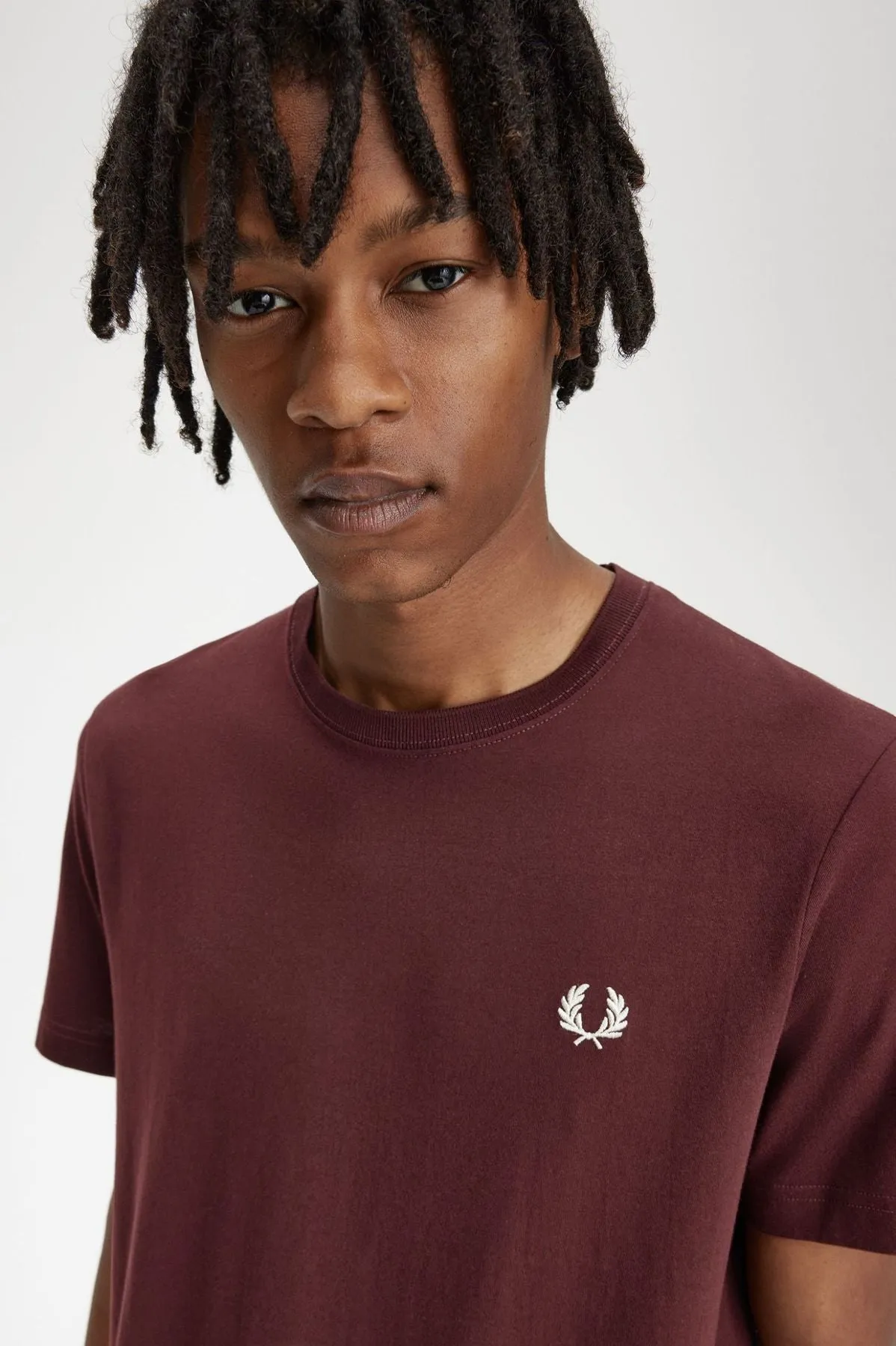 Fred Perry T-shirt Girocollo Bordeaux con Logo