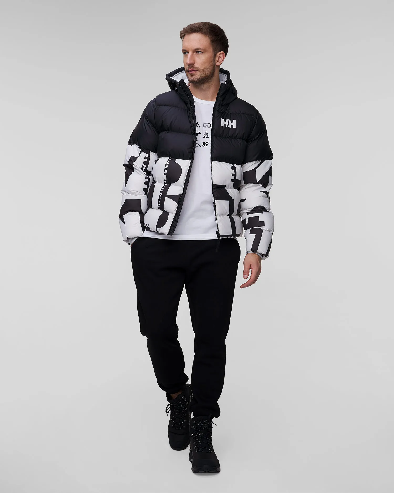 Giacca bianco-nera imbottita da uomo Helly Hansen Active Puffy 53523-823