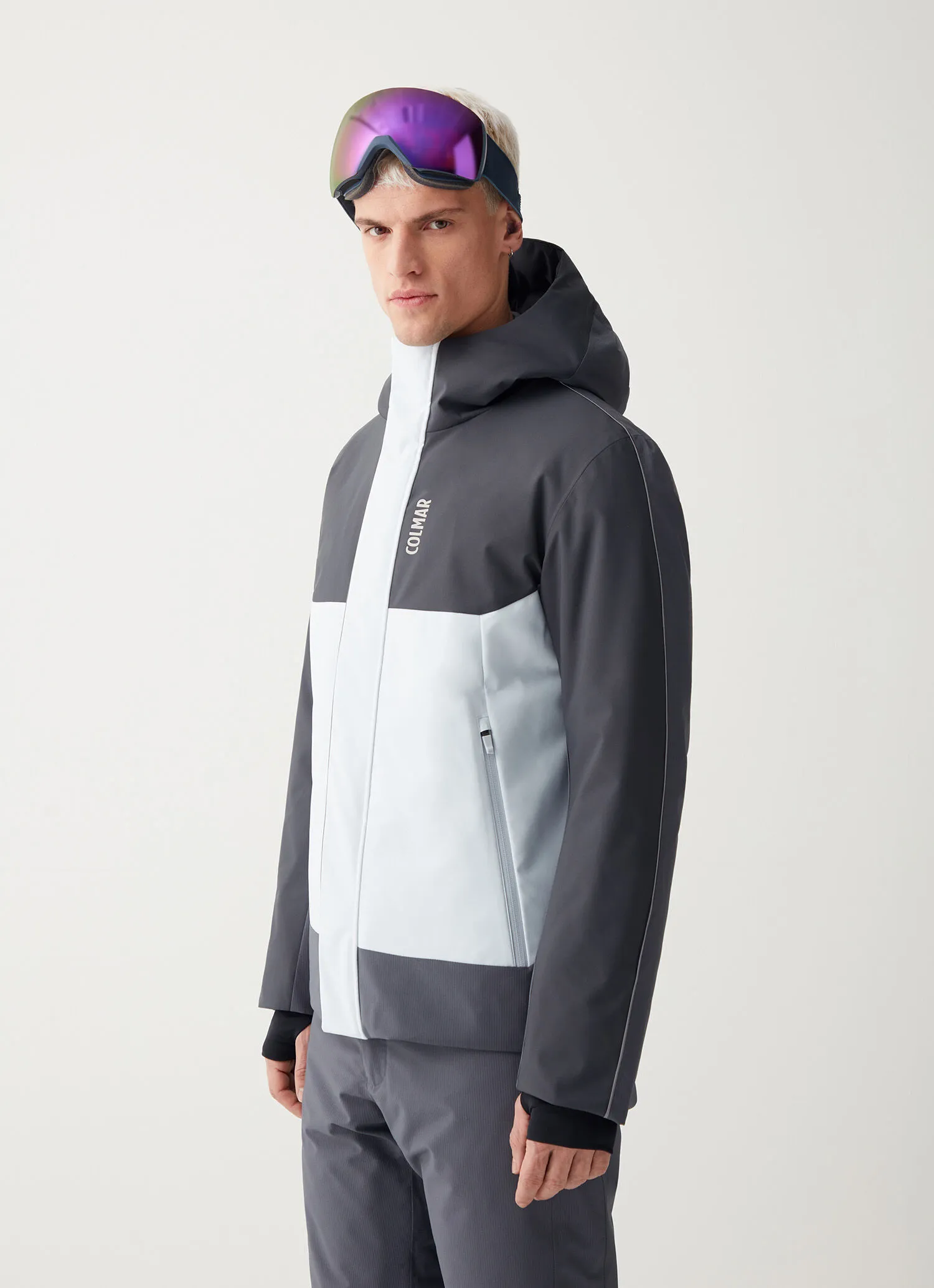 Hooded ski jacket made of wadding