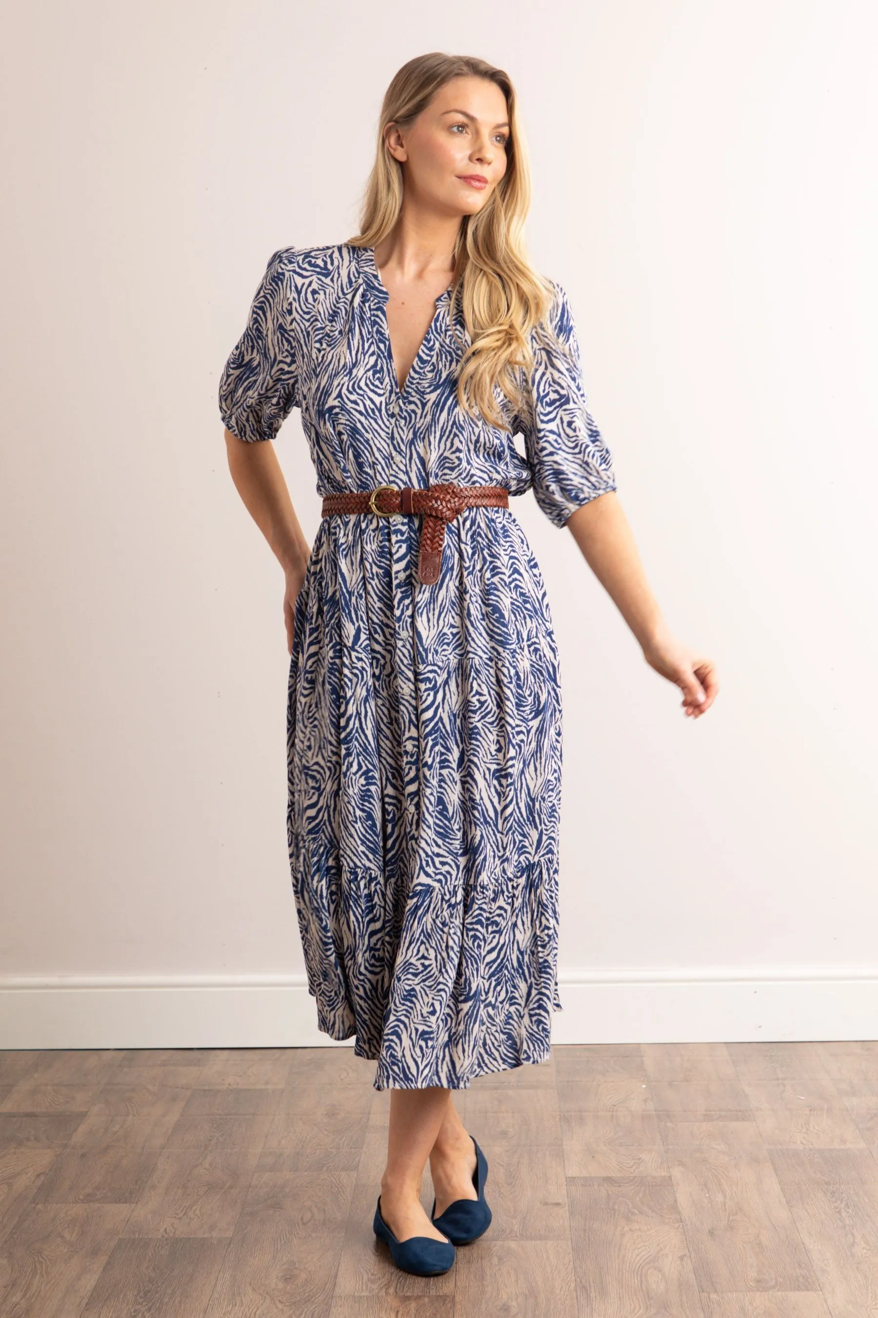 Lakeland Leather Clothing - Serena - Abito Animal Stampa midi con bottoni e scollo a V
