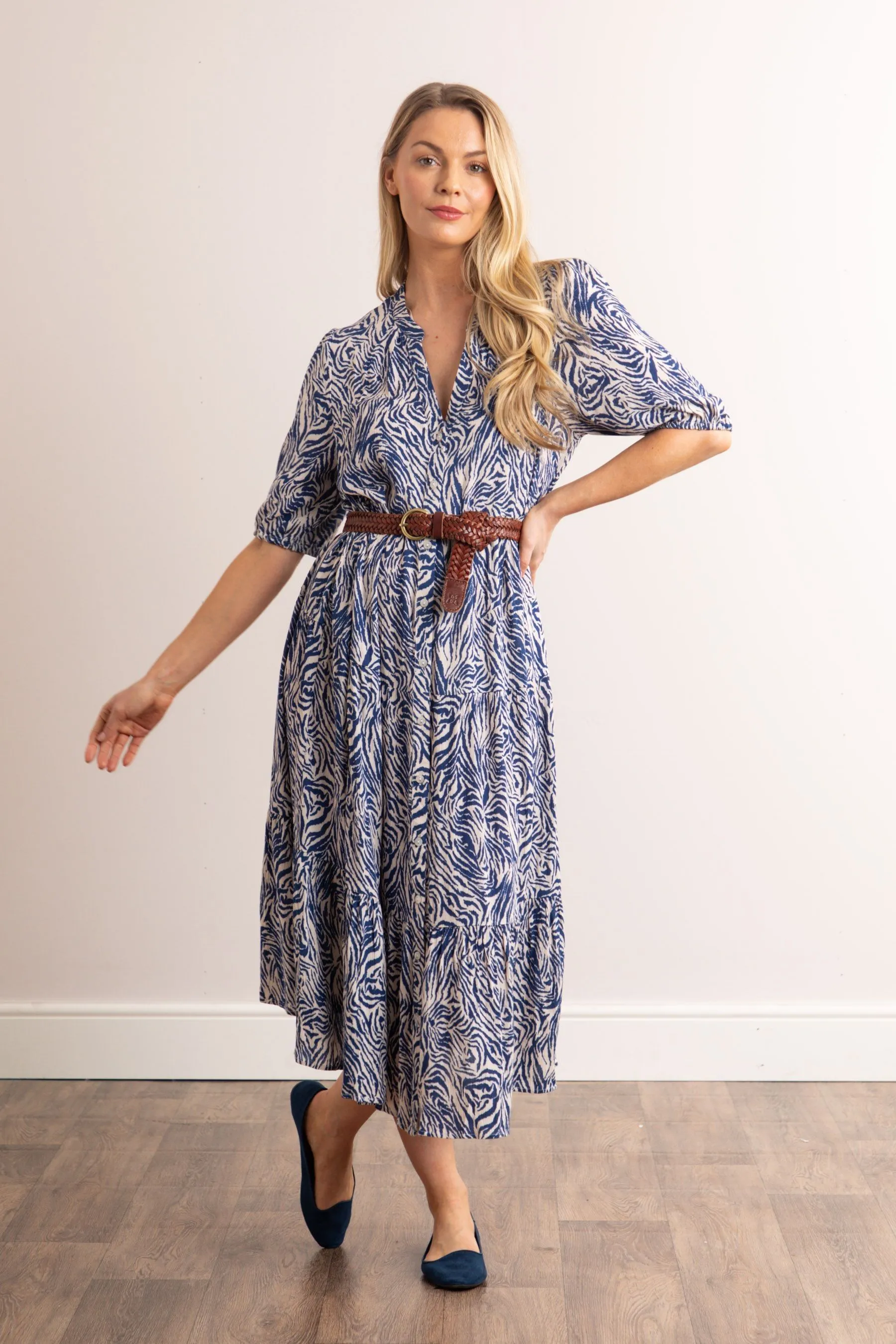 Lakeland Leather Clothing - Serena - Abito Animal Stampa midi con bottoni e scollo a V