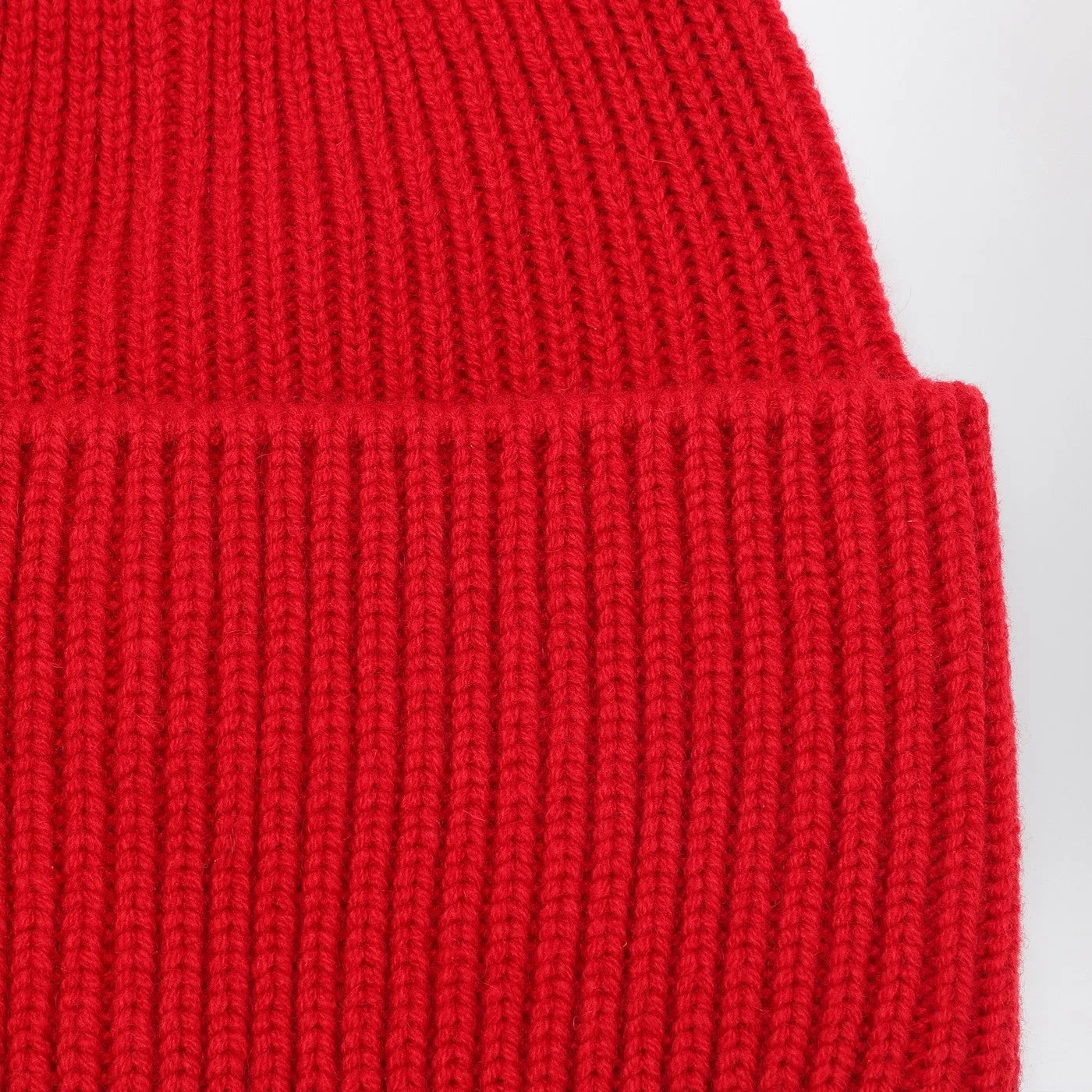 Lana rossa di destin e beanie di cashmere