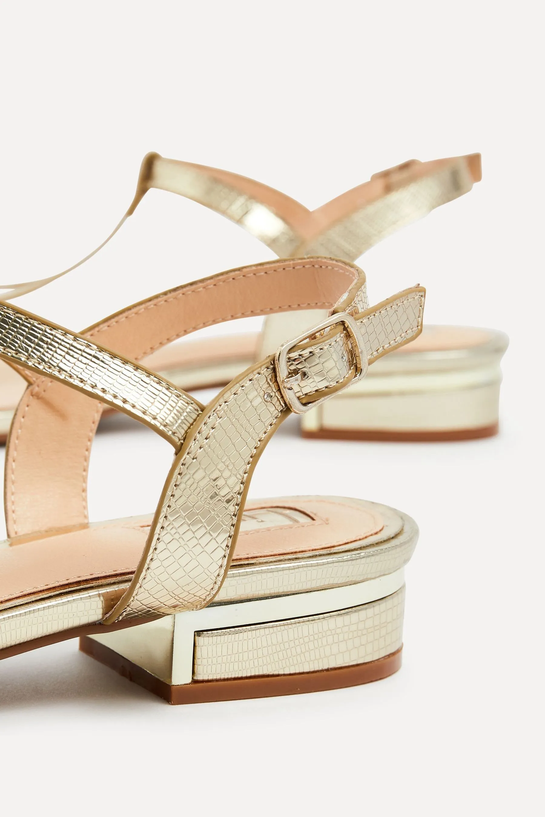 Linzi - Lavish - Sandali con listini a T e tacco largo e basso