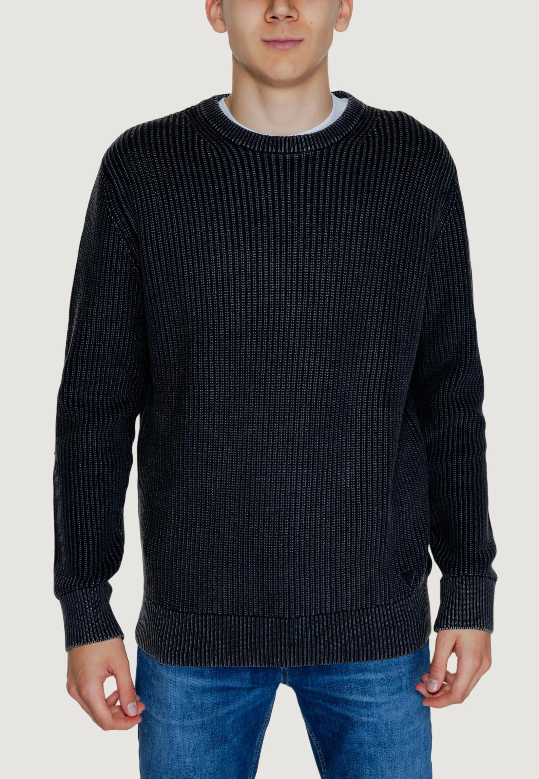 Maglione Guess DELMAR CN LS WASHED RIBBED Nero