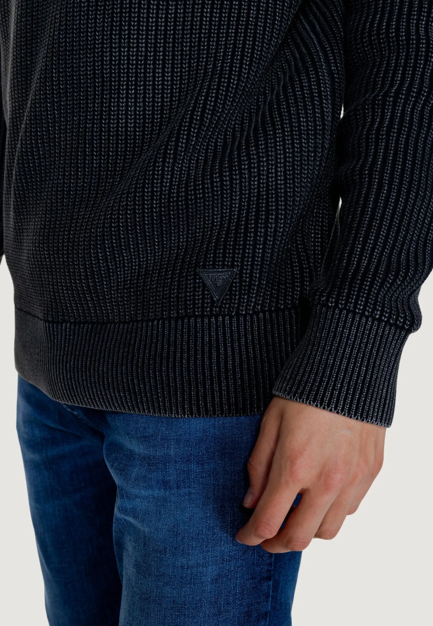 Maglione Guess DELMAR CN LS WASHED RIBBED Nero