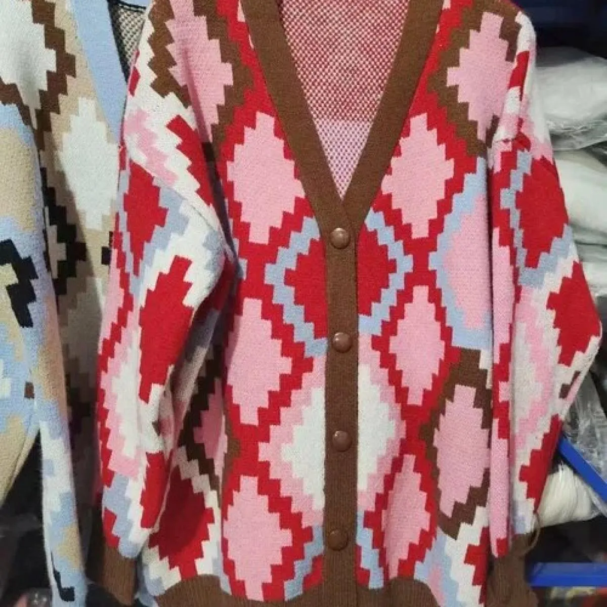 Maglioni Autunno Inverno Nuovo maglione jacquard a losanghe a contrasto di colore Cappotto cardigan in maglia allentata Maglione