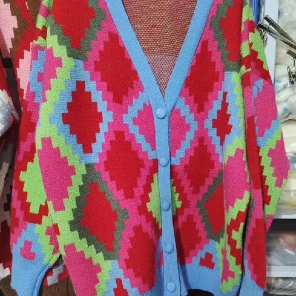 Maglioni Autunno Inverno Nuovo maglione jacquard a losanghe a contrasto di colore Cappotto cardigan in maglia allentata Maglione