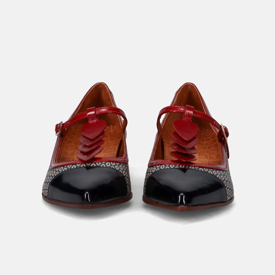 Mary Jane Chie Mihara Hetuse nera e bordeaux con tacco basso