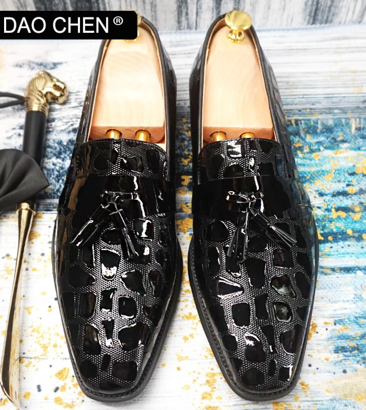 Mocassini da uomo di marca di lusso Scarpe da uomo marroni nere vestono scarpe Casaual Slip On Scarpe da uomo in pelle verniciat