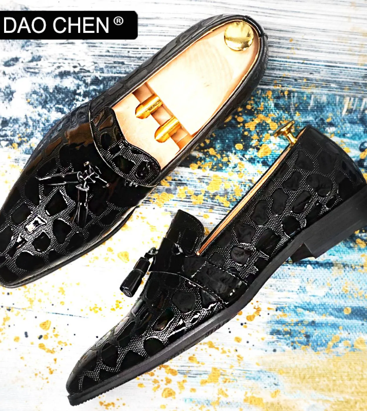 Mocassini da uomo di marca di lusso Scarpe da uomo marroni nere vestono scarpe Casaual Slip On Scarpe da uomo in pelle verniciat