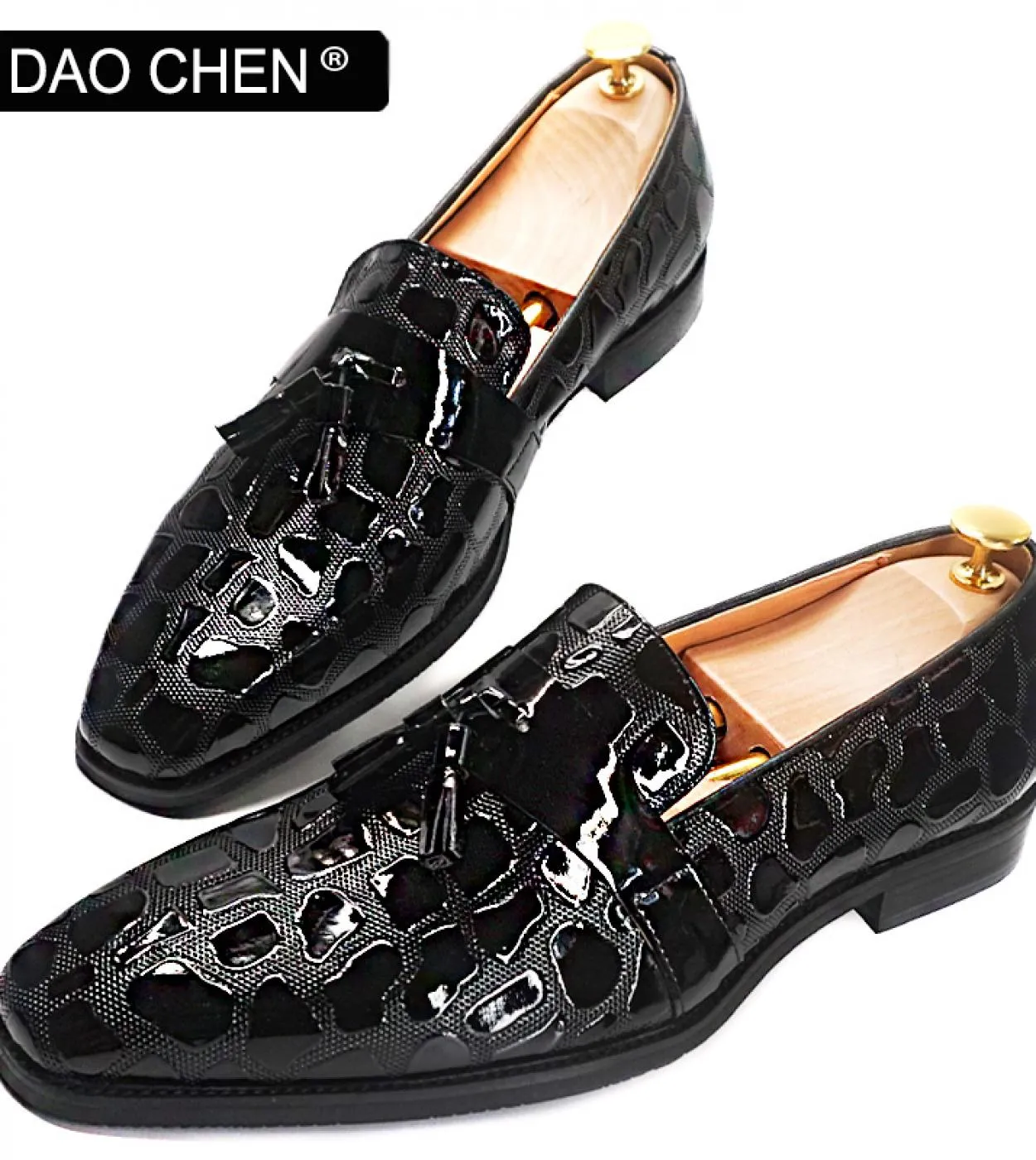 Mocassini da uomo di marca di lusso Scarpe da uomo marroni nere vestono scarpe Casaual Slip On Scarpe da uomo in pelle verniciat