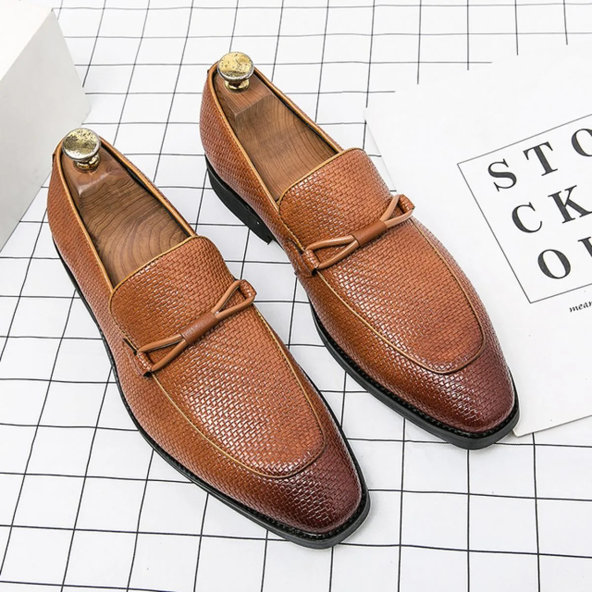 Mocassini da uomo nuovi Scarpe con motivo in rilievo in PU senza polsini con lacci Tinta unita Comode scarpe formali da uomo cla