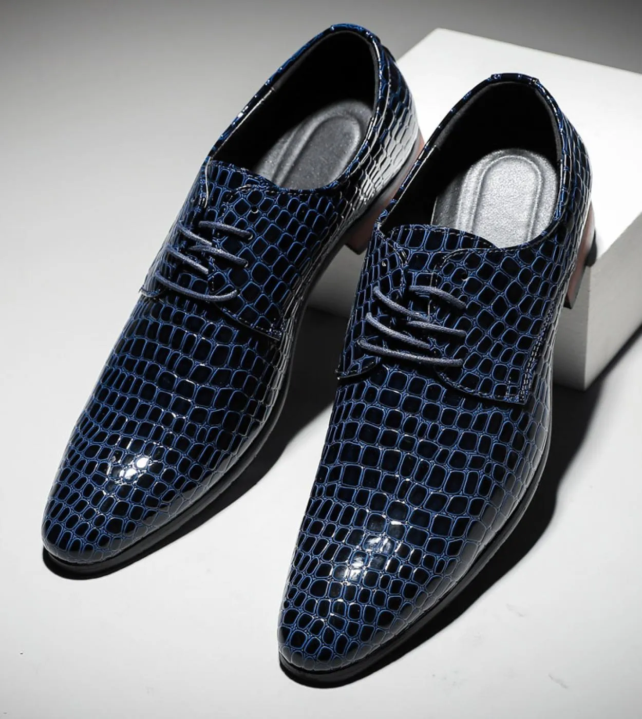Mocassini da uomo Scarpe in schiuma da uomo Scarpa da uomo in pelle Oxford Tendenza alla moda Elegante Casual Bianco Nero Uomo E