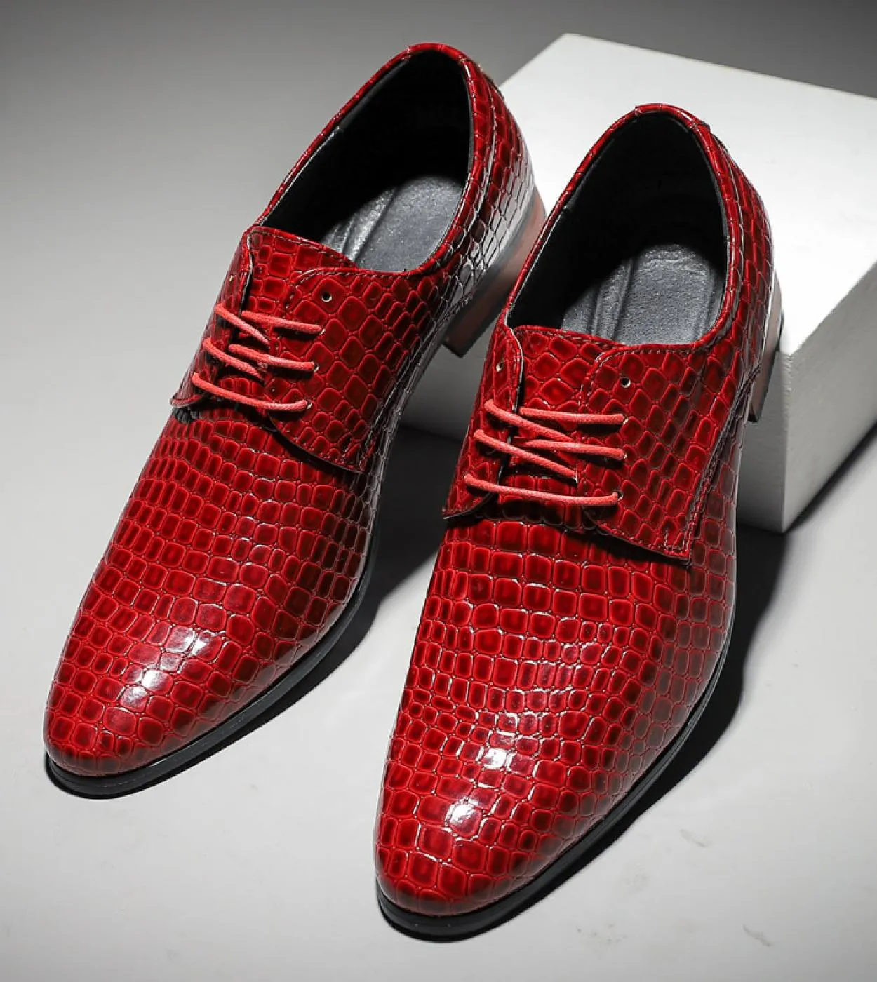 Mocassini da uomo Scarpe in schiuma da uomo Scarpa da uomo in pelle Oxford Tendenza alla moda Elegante Casual Bianco Nero Uomo E