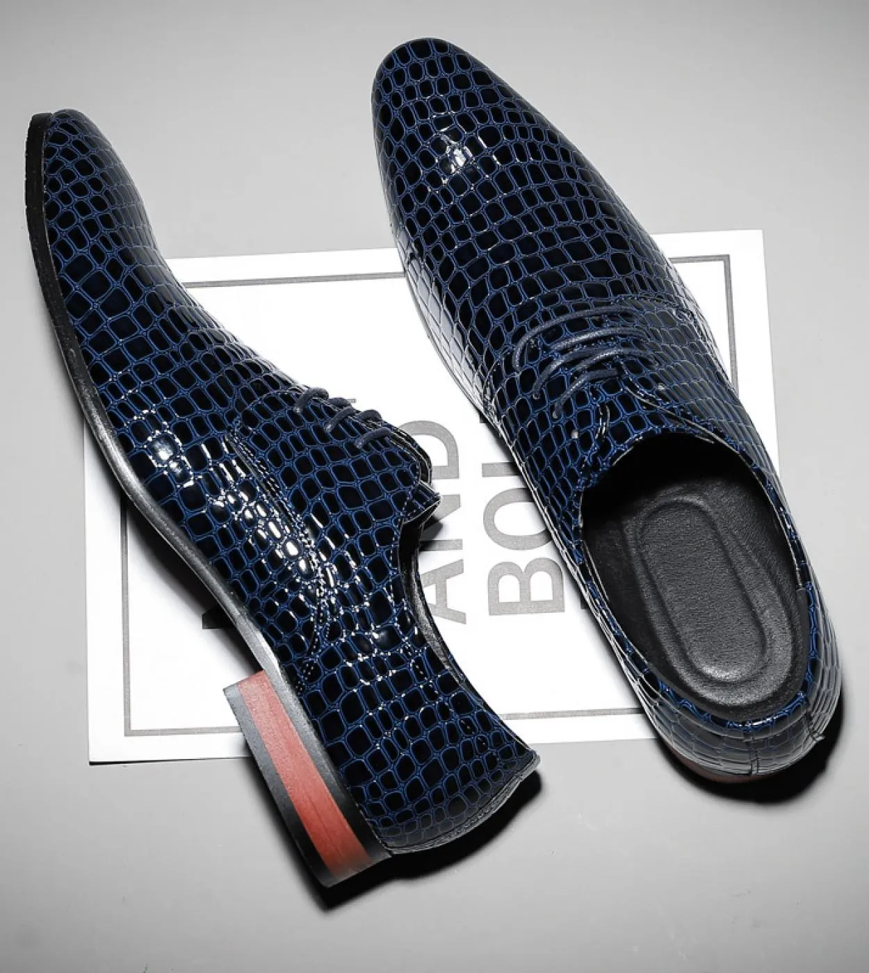 Mocassini da uomo Scarpe in schiuma da uomo Scarpa da uomo in pelle Oxford Tendenza alla moda Elegante Casual Bianco Nero Uomo E