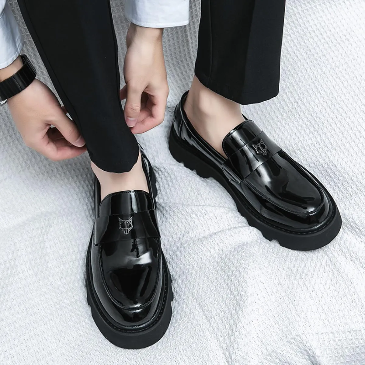 Mocassini Scarpe da uomo Pu in pelle ultra fibra Tacco basso Punta tonda Scarpe stile moda Scarpe da uomo formali da lavoro tras