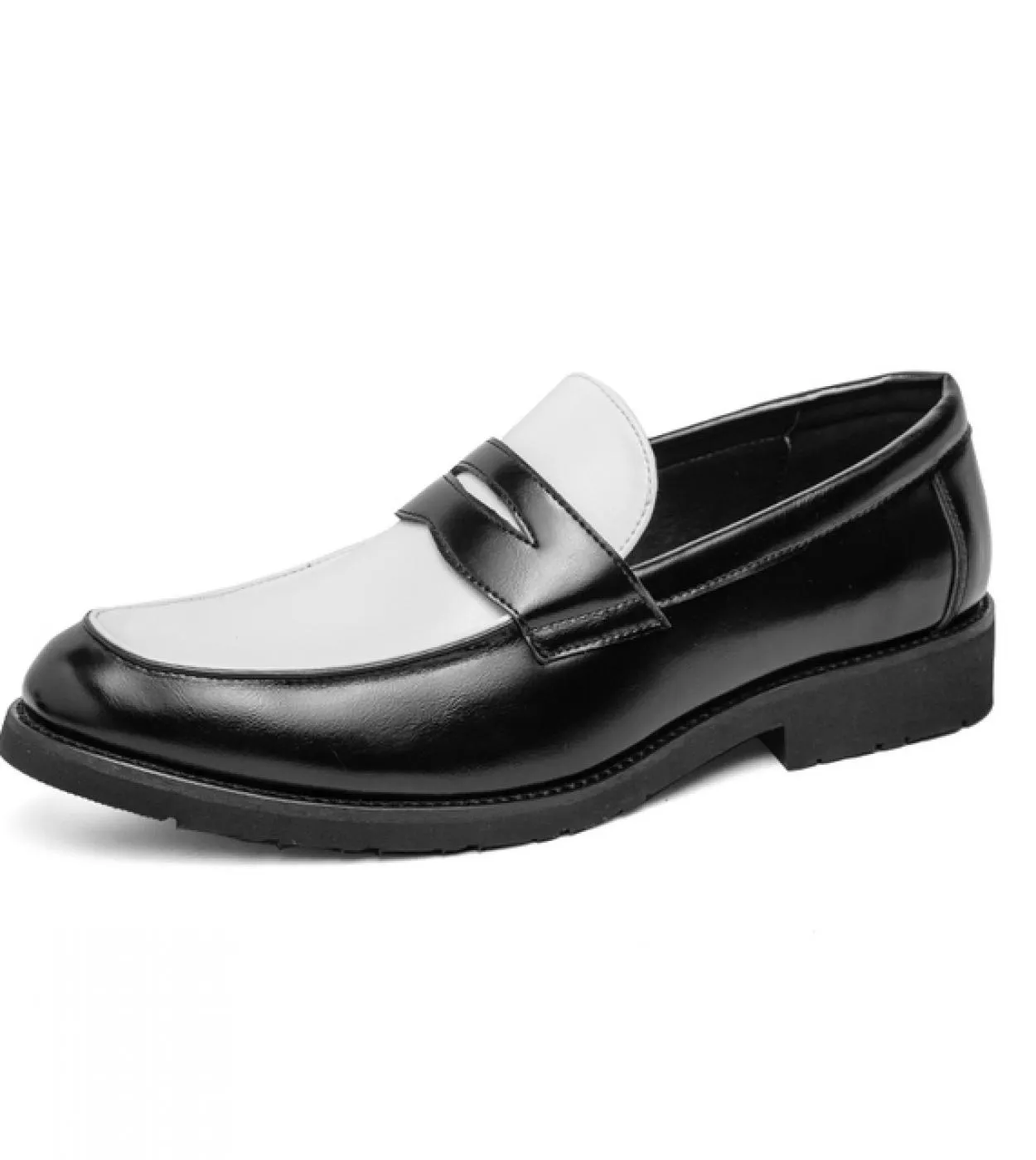 Moda di marca di lusso Scarpe eleganti con punta a punta Slip On Mocassini da uomo Scarpe in pelle verniciata per uomo Festa for