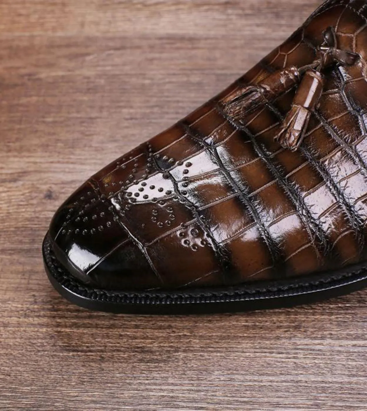 Novità in Grenn Mocassini con motivo a coccodrillo per uomo Scarpe da uomo con frange per feste di nozze per uomo con spedizione