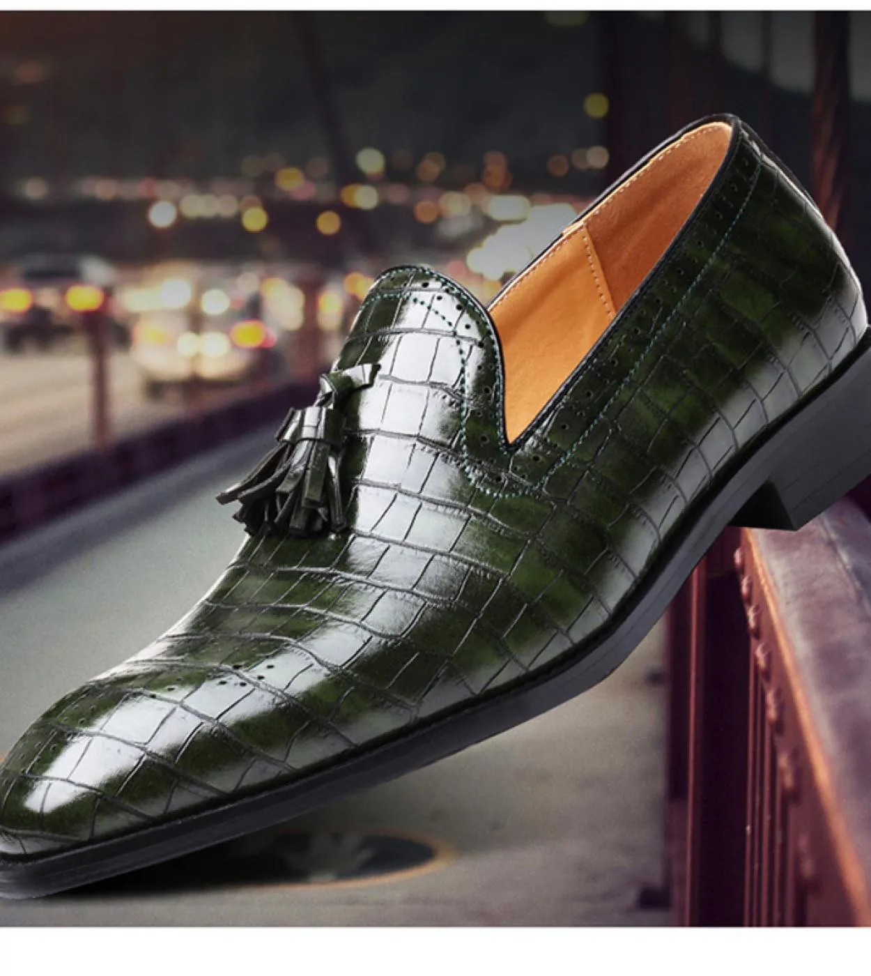 Novità in Grenn Mocassini con motivo a coccodrillo per uomo Scarpe da uomo con frange per feste di nozze per uomo con spedizione
