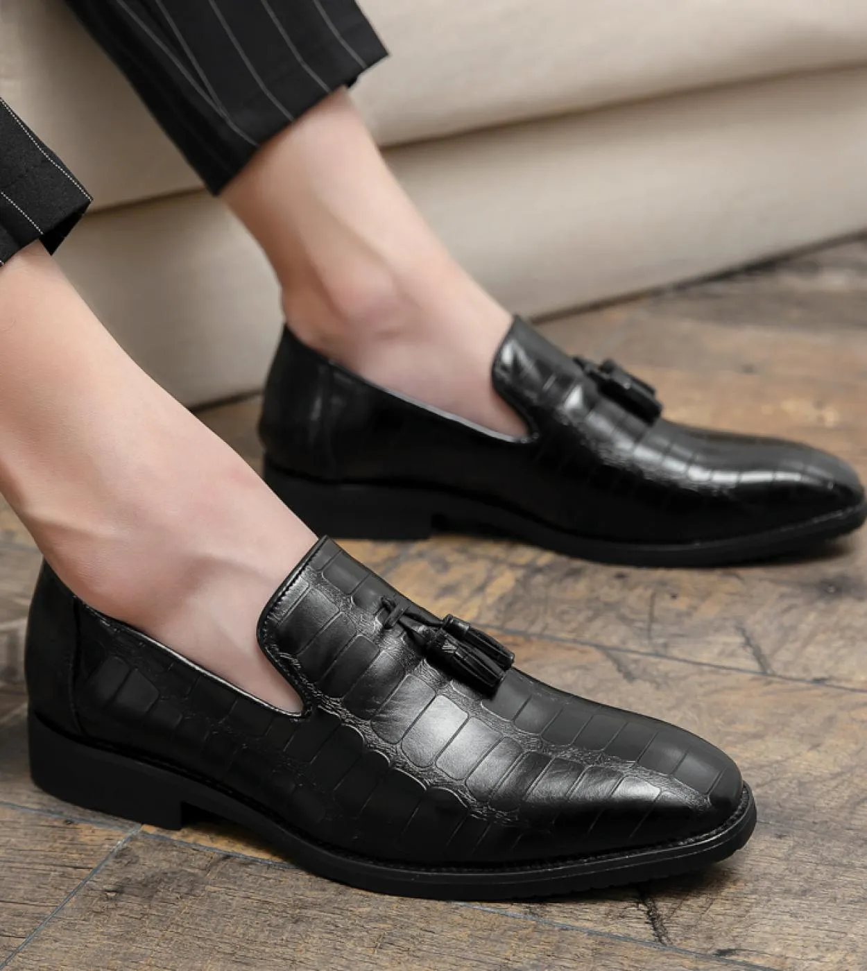 Nuovi mocassini da uomo in pelle verniciata scarpe eleganti da cerimonia da uomo moda casual scarpe da uomo scarpe da club per f
