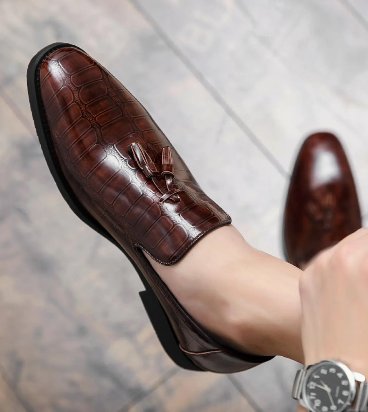 Nuovi mocassini da uomo in pelle verniciata scarpe eleganti da cerimonia da uomo moda casual scarpe da uomo scarpe da club per f