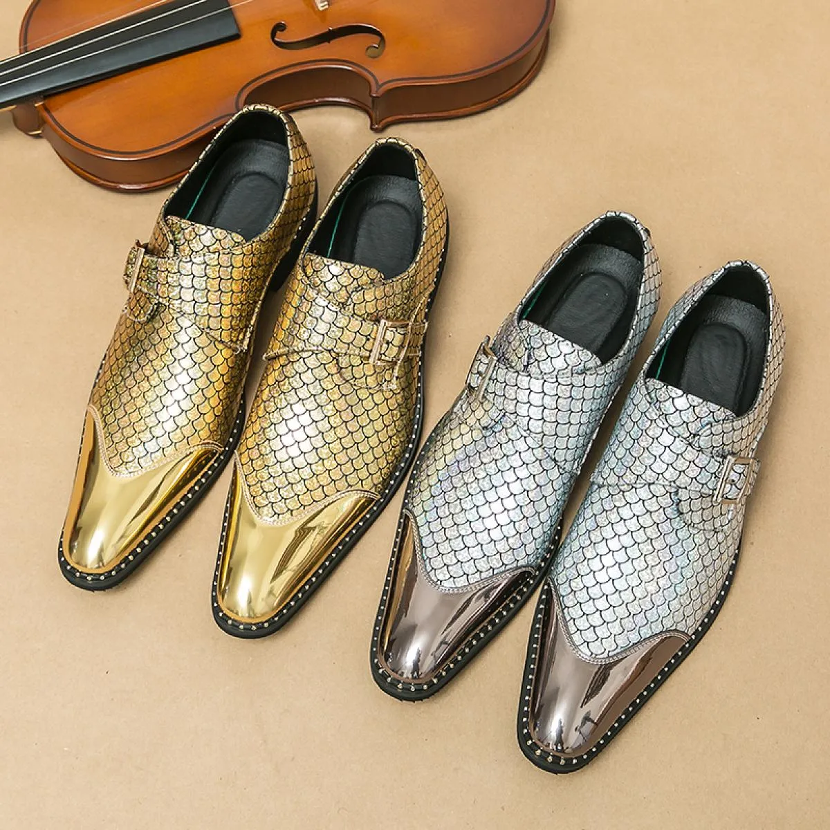 Nuovi mocassini dorati per uomo Metallic Wind Punta quadrata Slip On Scarpe da sposa per uomo Taglia 38 44 Scarpe da uomo di spe