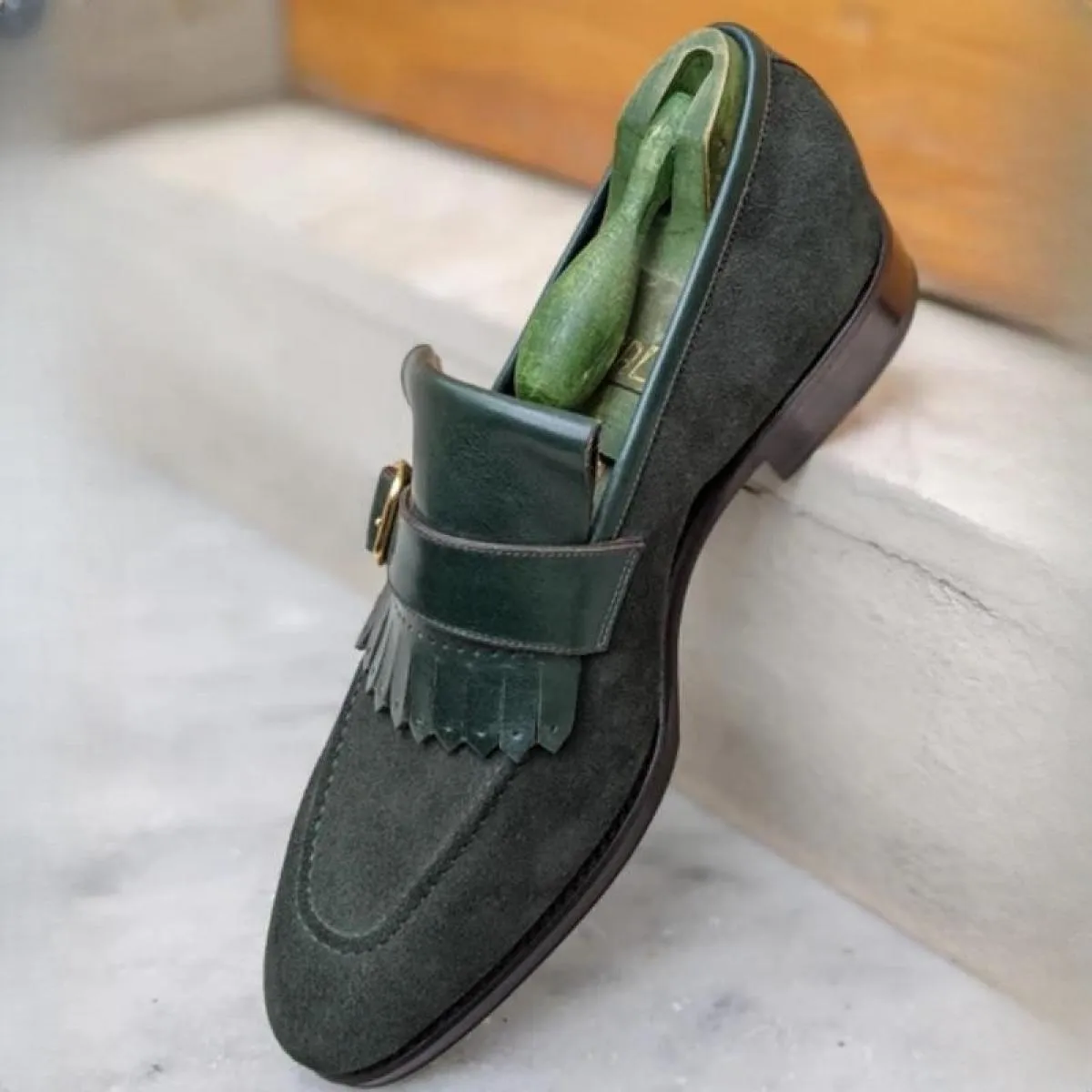 Nuovi mocassini verdi per uomo Nappe Punta tonda Flock Slipon Scarpe formali da uomo fatte a mano Taglia 3846 Abito da uomo di s