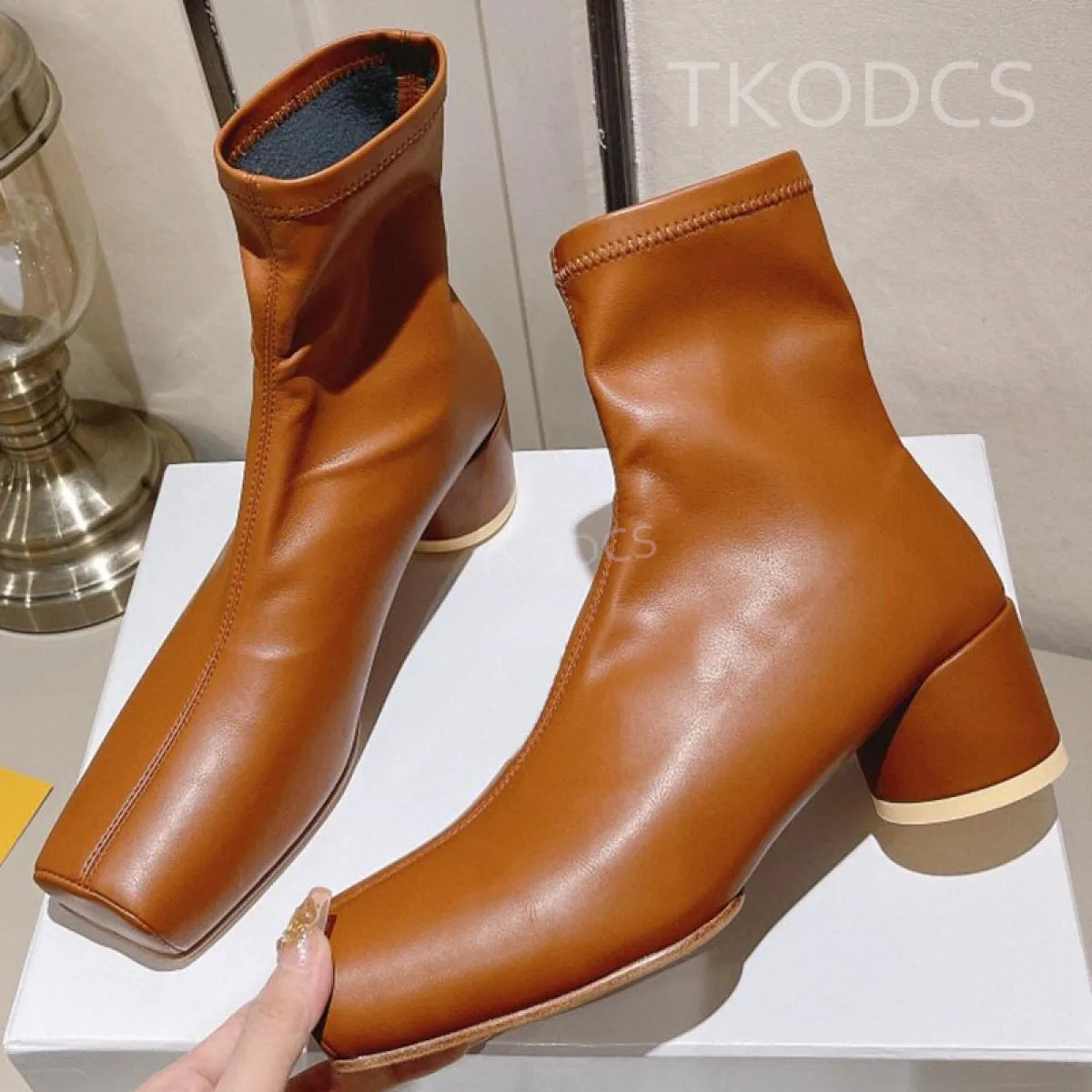 Nuovi stivaletti da donna in vera pelle punta quadrata tacchi tondi stivali da donna slip on stivaletti elastici da donna slim c
