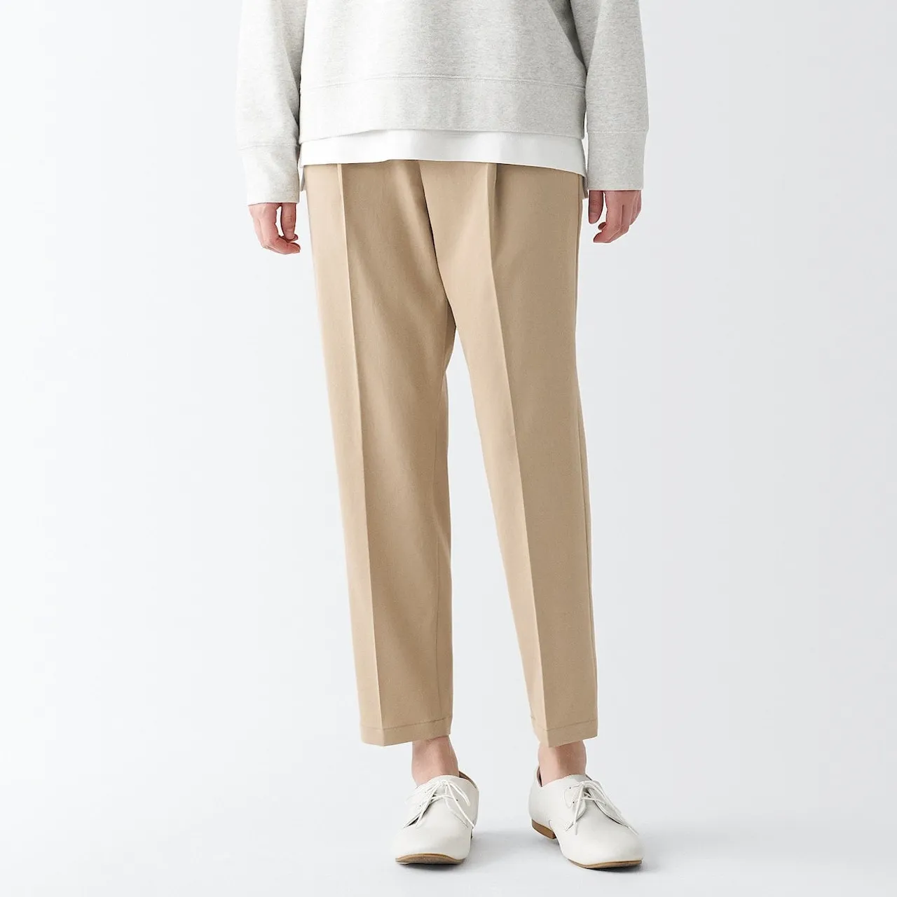 Pantaloni affusolati in poliestere riciclato 17308