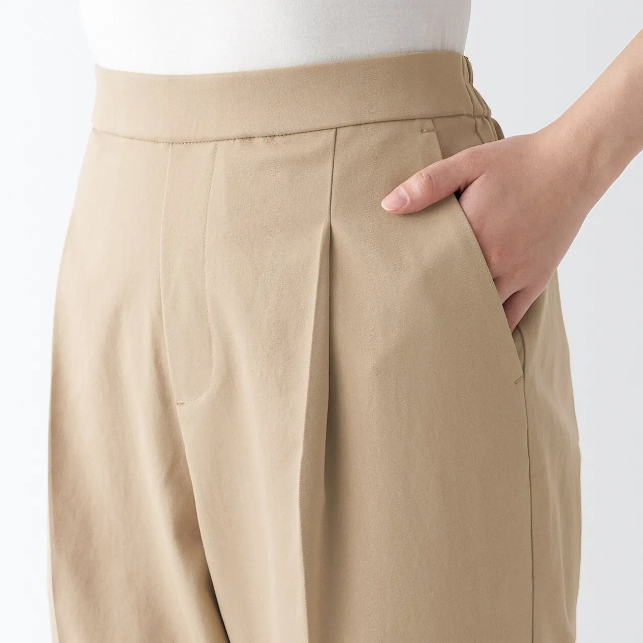 Pantaloni affusolati in poliestere riciclato 17308