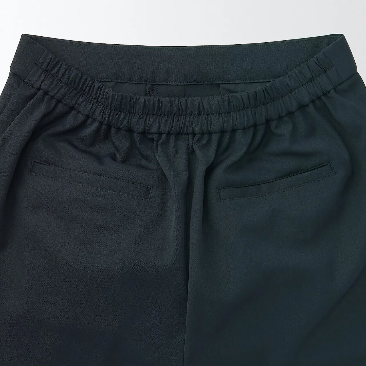 Pantaloni affusolati in poliestere riciclato 17308