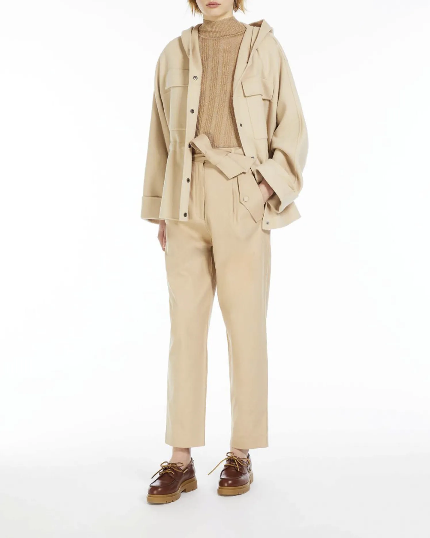 Pantaloni color sabbia in cotone stretch con pinces e fusciacca in vita