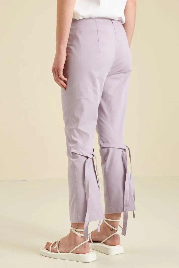 Pantaloni cropped in gabardina