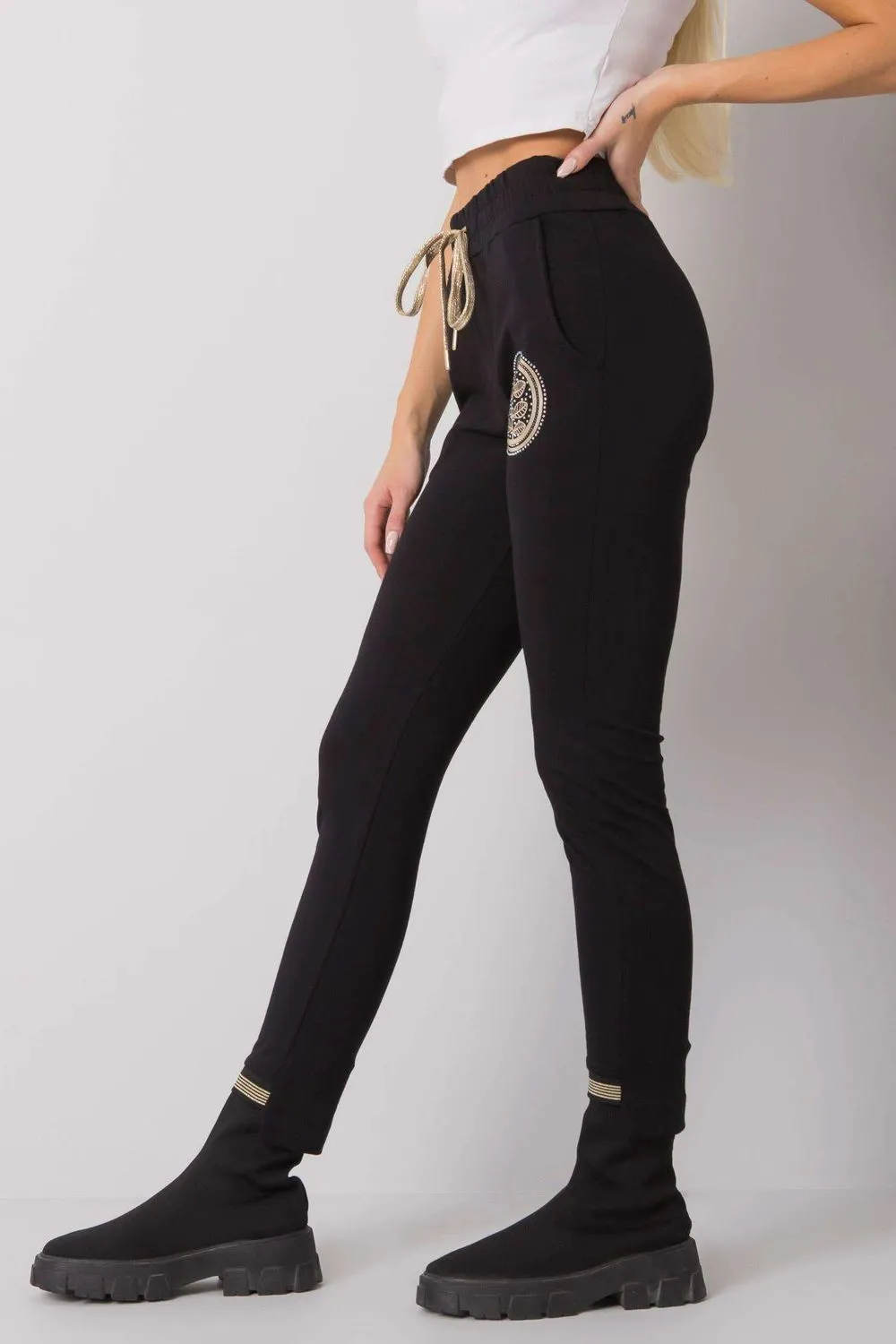 Pantaloni model 159843 Relevance