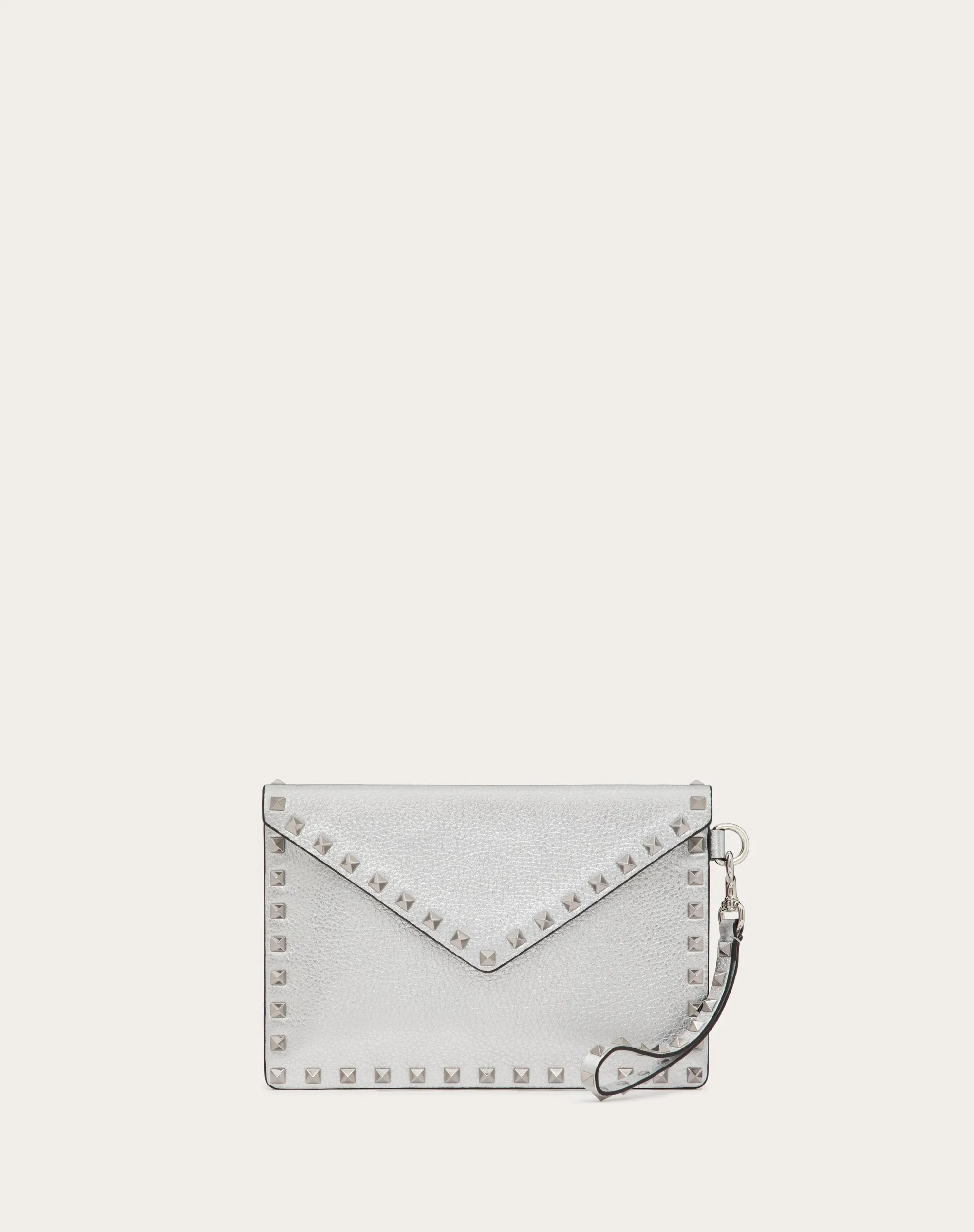 POCHETTE ROCKSTUD IN VITELLO GRANATO METALLIZZATO