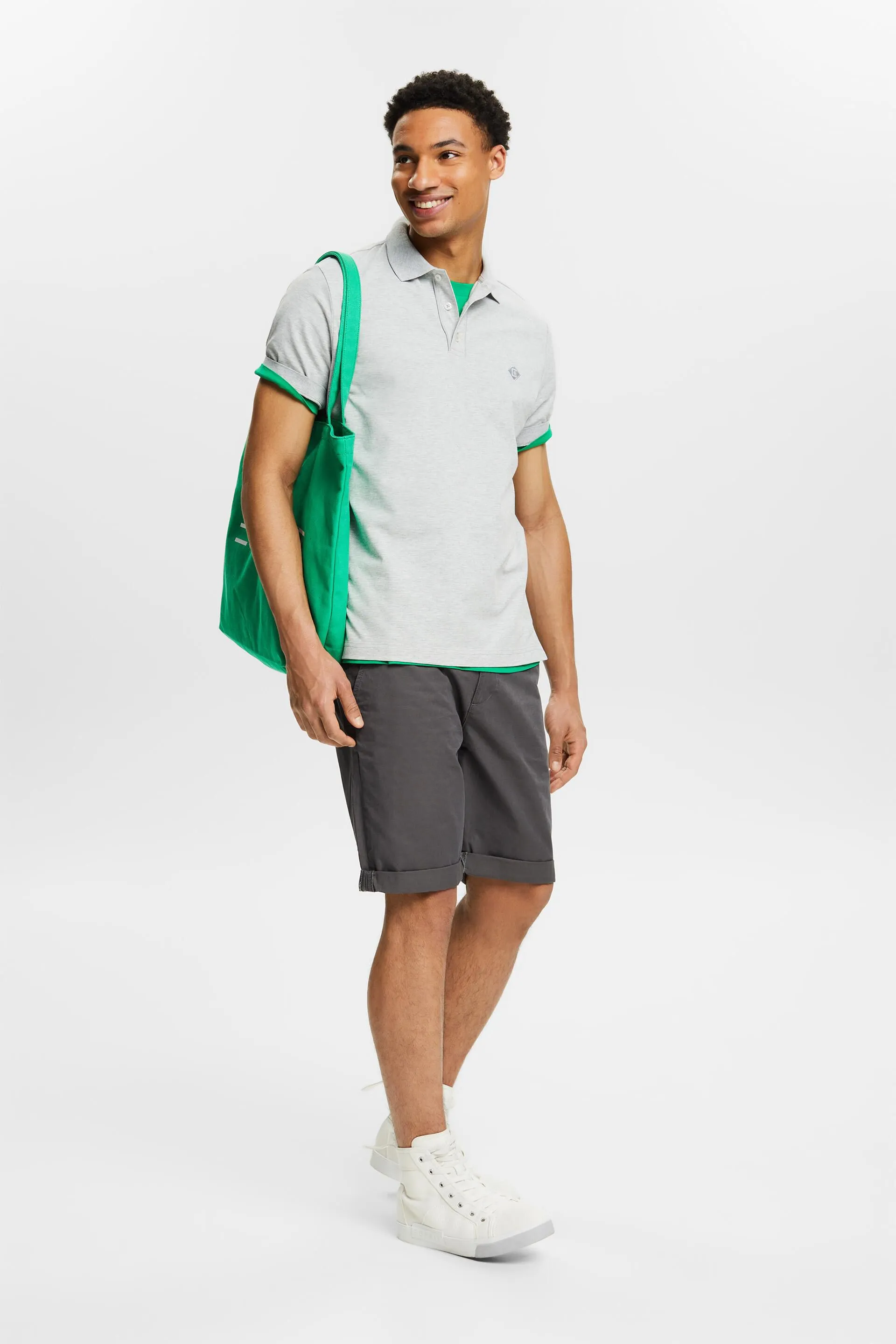 Polo con logo